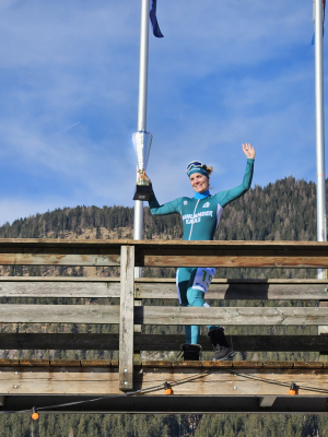 Arianna Pruisscher met de beker voor de 2e plek